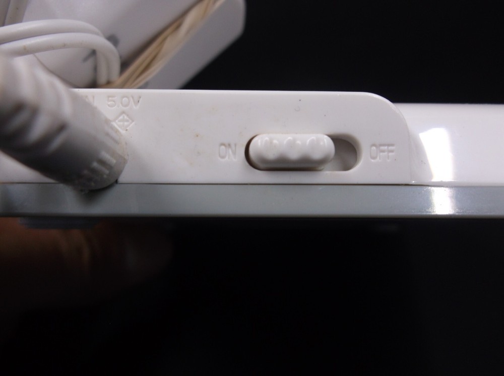 Psyclone Essentials Wii Charge Station Model PX6522 includes Base/Charging Cable