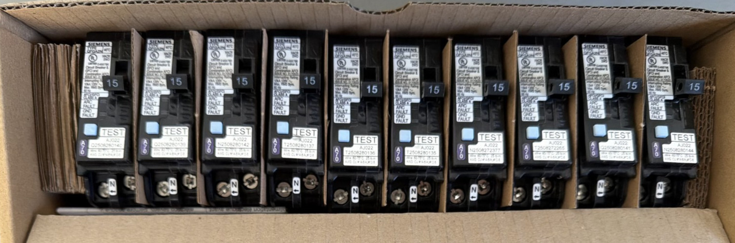 10 PCS Siemens Q115DFN 15A 120V AFCI/GFCI Dual Function Plug-In Circuit Breakers