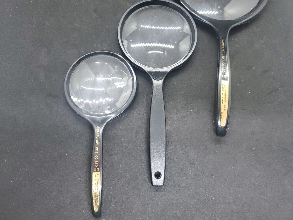magnifying glass set. B1