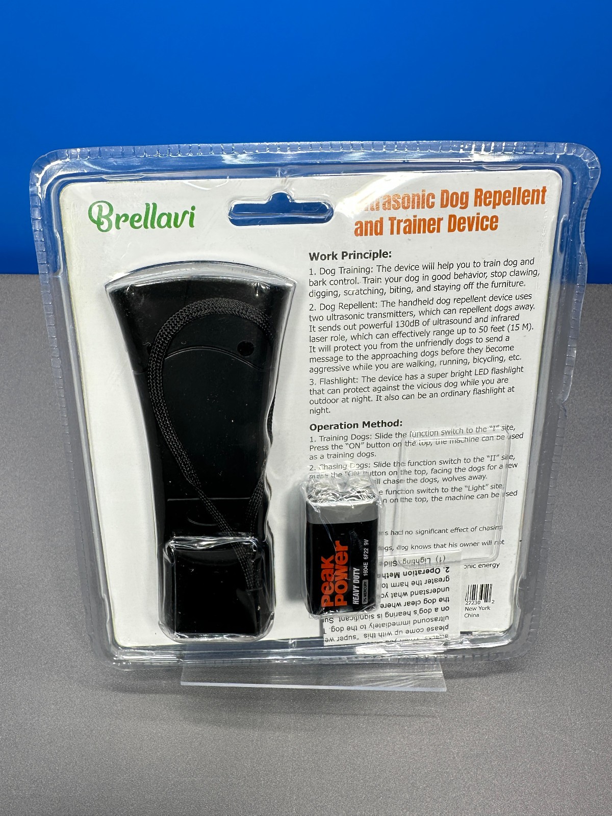 BRELLAVI ULTRASONIC DOG REPELLENT AND TRAINER TRAINING DEVICE + FLASHLIGHT NEW