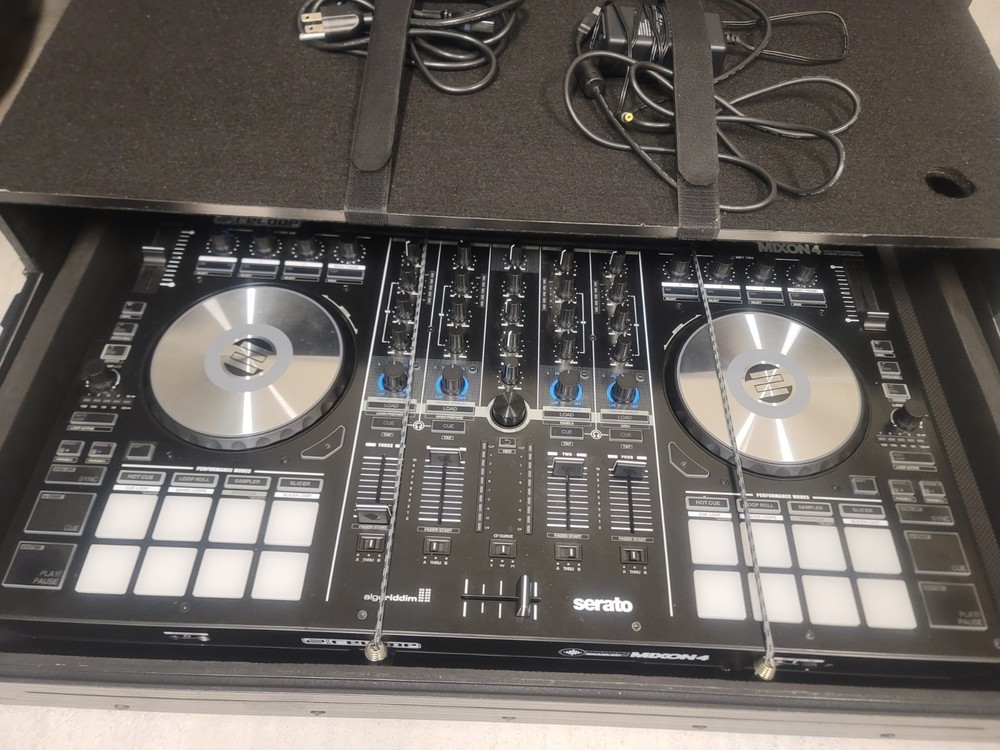 Reloop AMS-MIXON-4 Multicolor DJ Controller