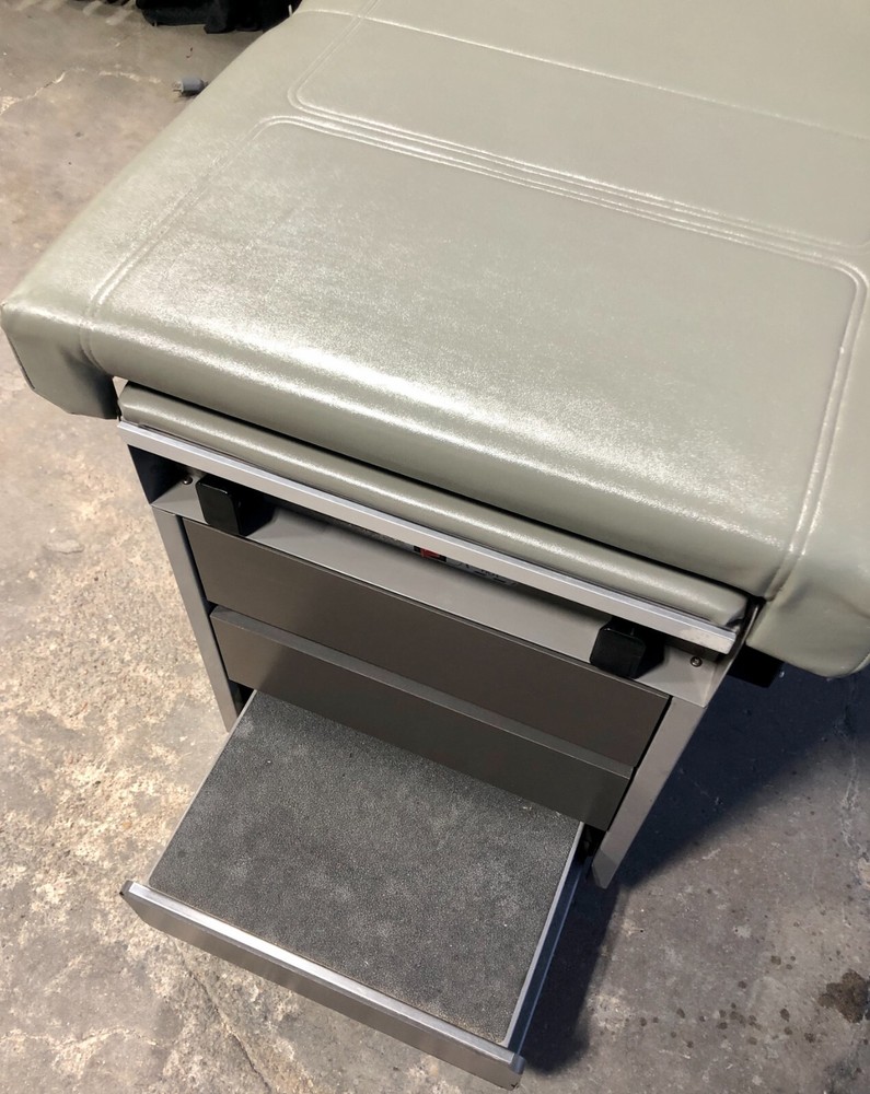Midmark Ritter 104 Barrier Free Examination Table