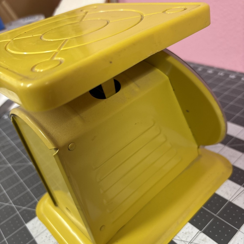 SEARS, Working Kitchen Scale Vintage YELLOW