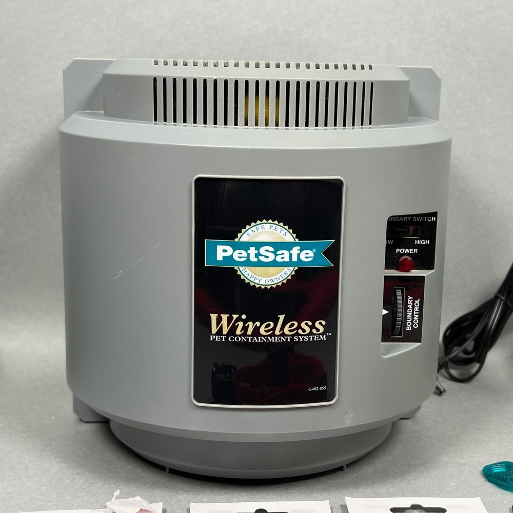 PetSafe IF100 Wireless Fence Transmitter, 2 Collars, 5 Batteries, Tools, RFA-423