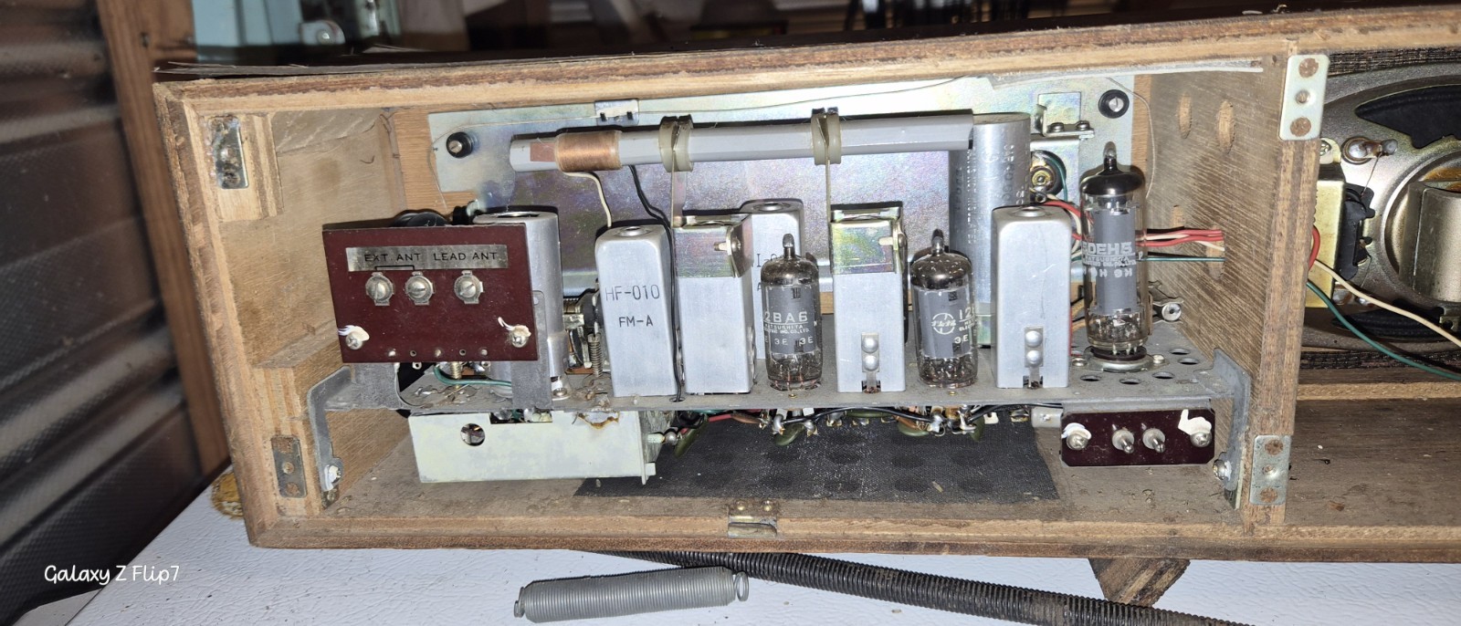 VT-2652 AM/FM Tube Radio Vintage Analog Tuning