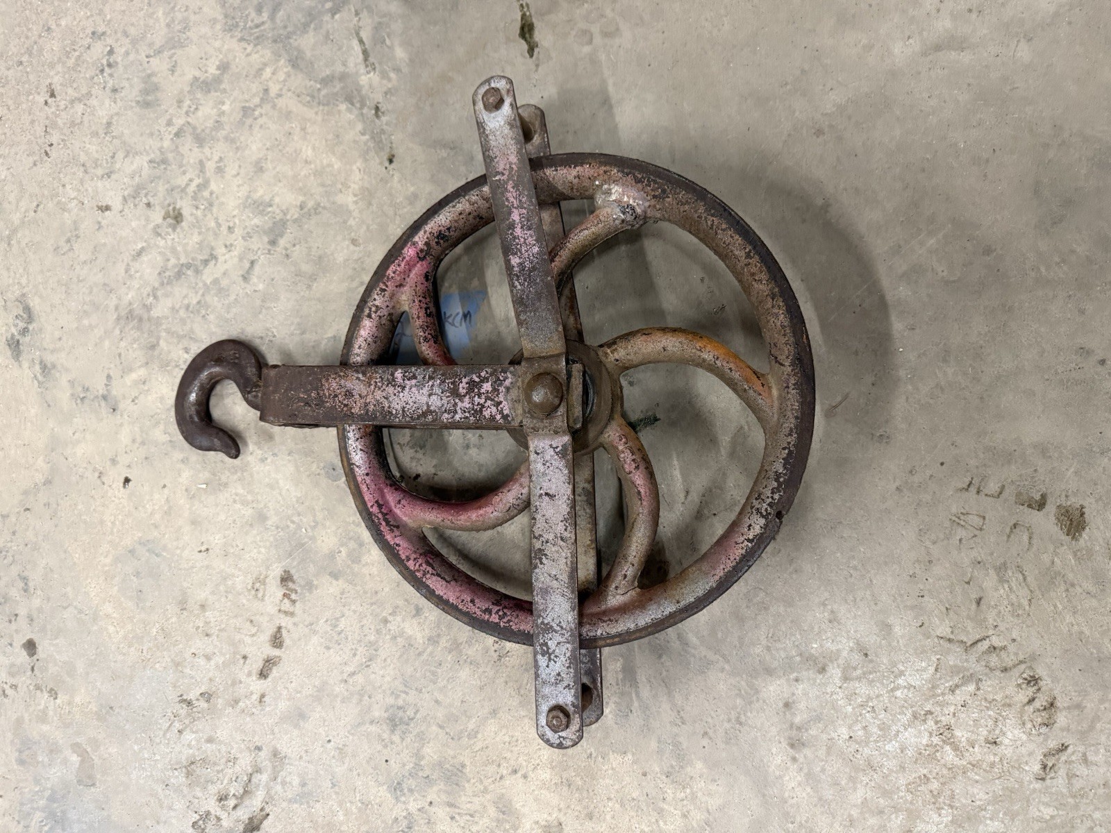 Model #: 2001 - Portable Cable PullerModel #: 2049 - Pipe Adapter Sheave