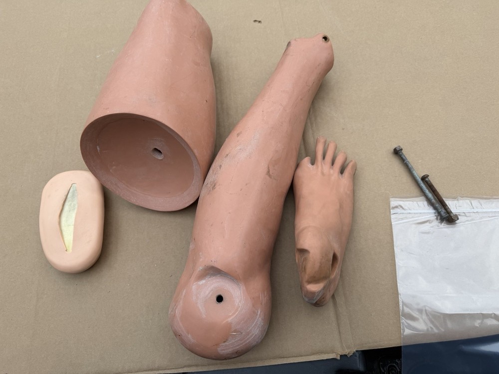 Laerdal Manikin Right Leg