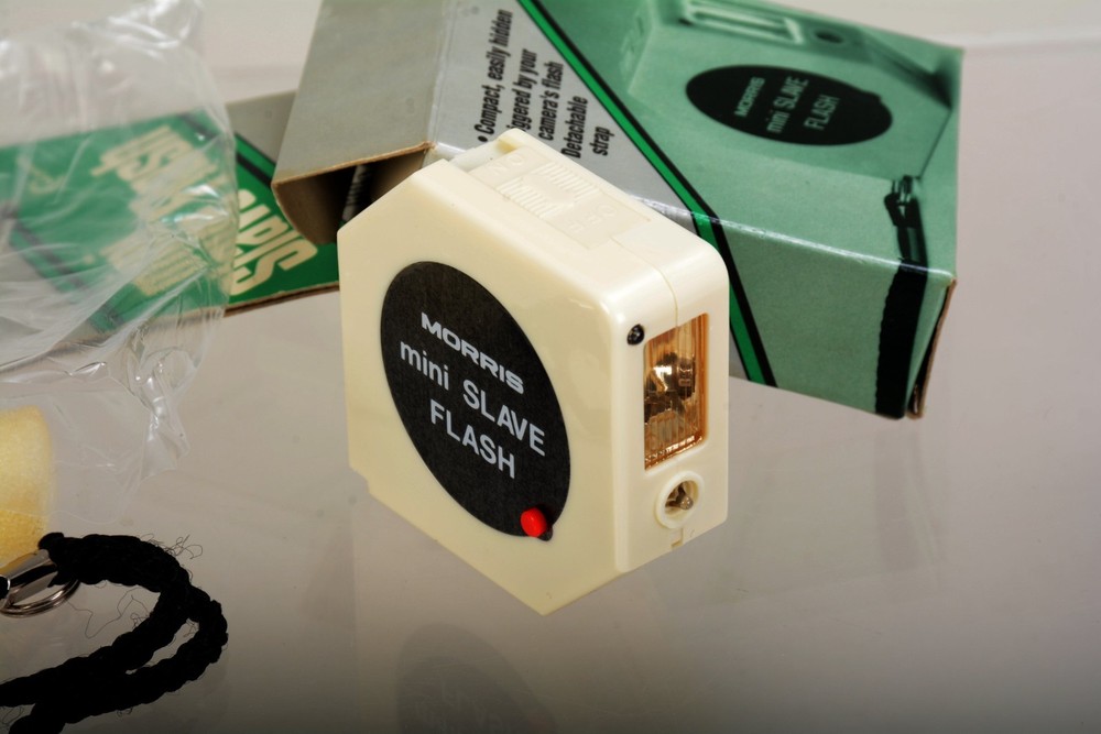 Morris Mini Slave Flash - Tiny, Self standing, Optical Slave - Mint, Open Box