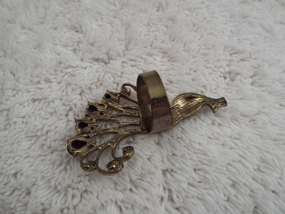 Brasstone Peacock Ring ~ Size 8 (J38)