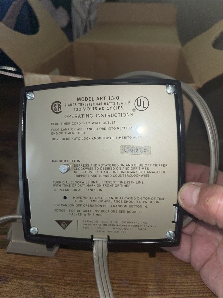 AMF PARAGON 24 HOUR TIMER MODEL ART13-0 W/ RANDOM OFF SWITCH