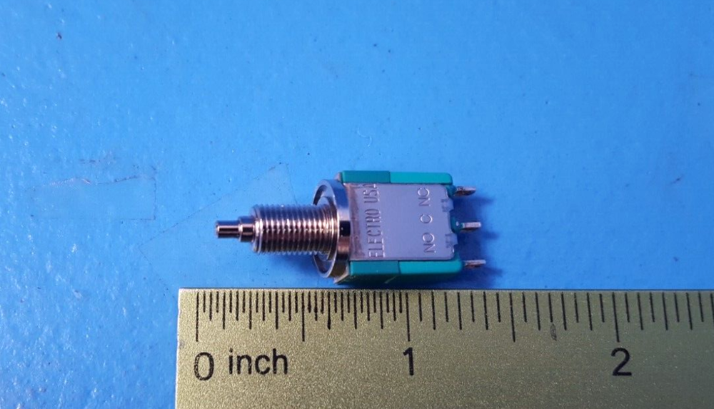 (2 PCS) PUSH BUTTON SWITCH, MOMENTARY, ELECTRO USA, 125VAC/ 6A - 250 VAC/ 3A