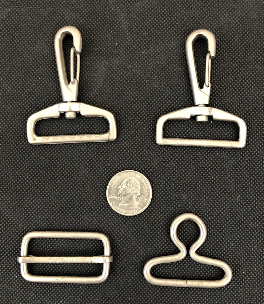 Metal Hardware for a Cloth Strap