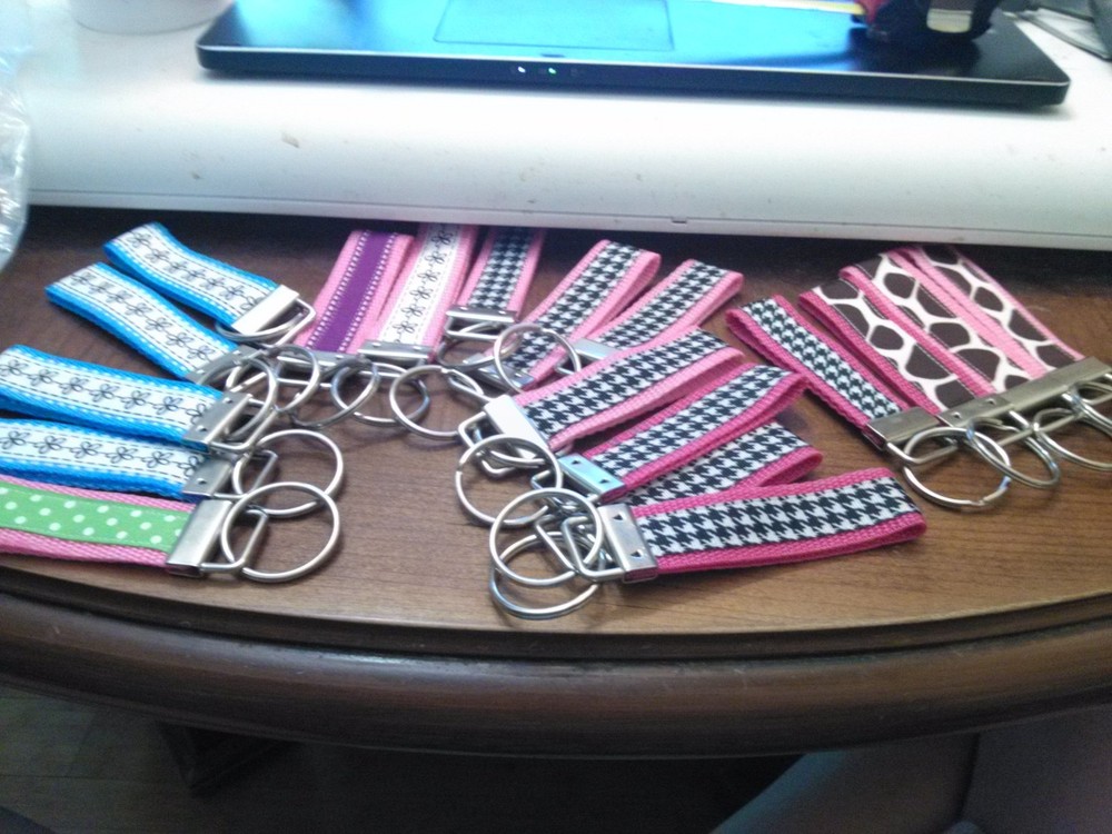 18 Multi Colored Keychains Keychain, Key Fob, Wristlet