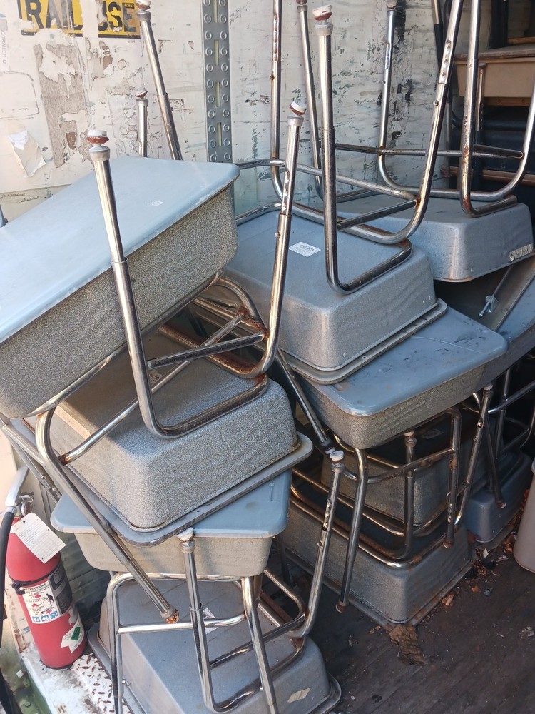 CLOSEOUT, USED STUDENT DESKS