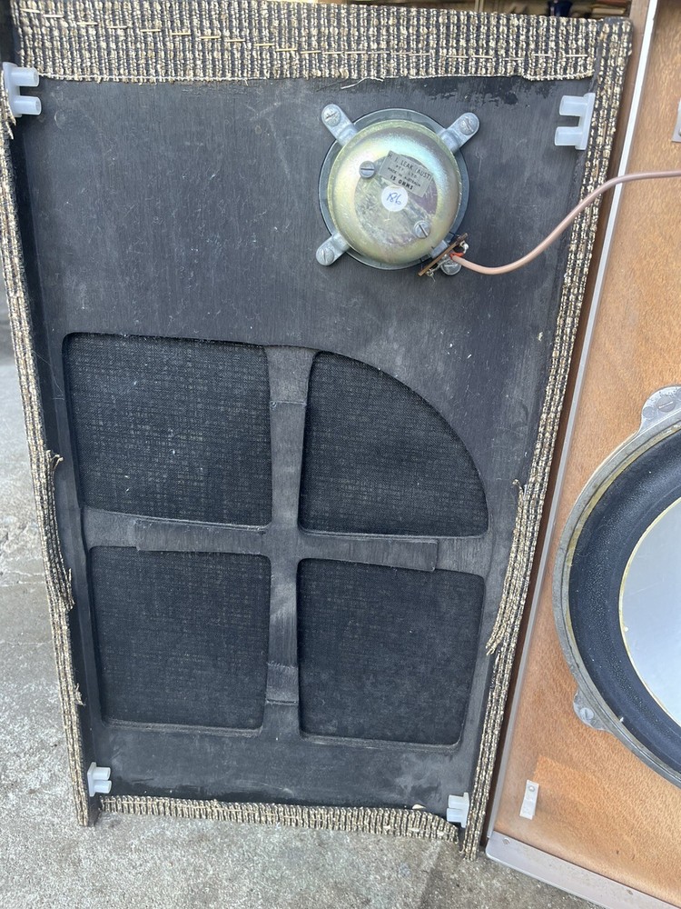 leak sandwich speakers