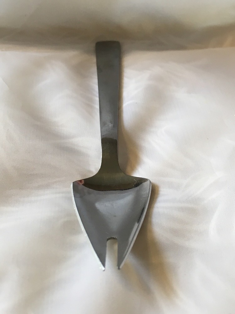 1 Medium Solid Cold Meat Fork Serving Italy Capri CAP2 Sleek MCM 9934 Stainless