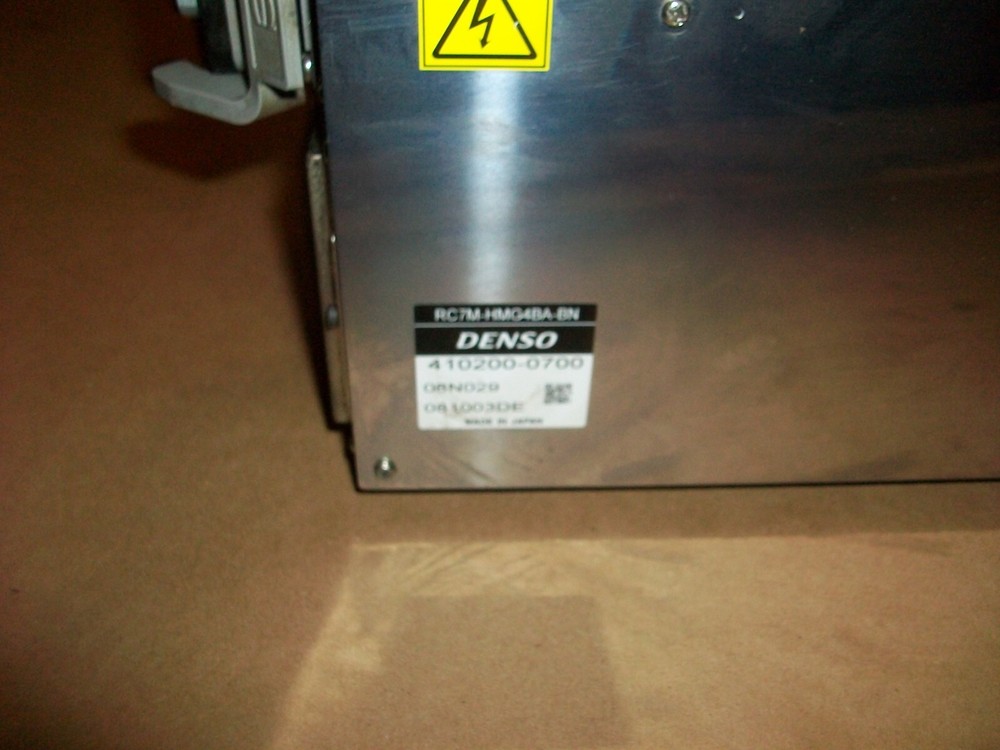 DENSO 410200-0700 ROBOT CONTROLLER RC7M-HMG4BA-BN USED