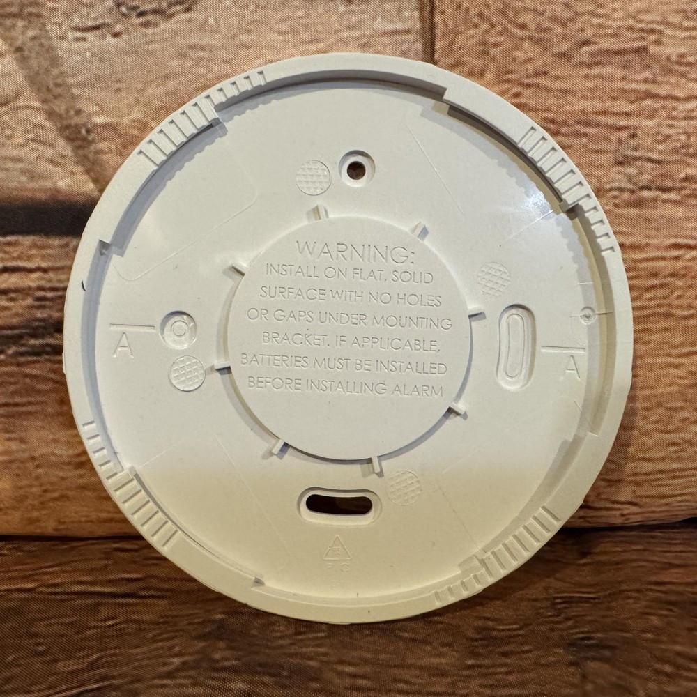 Smoke Detector Mounting Bracket Replacement Part w/ Hardware New