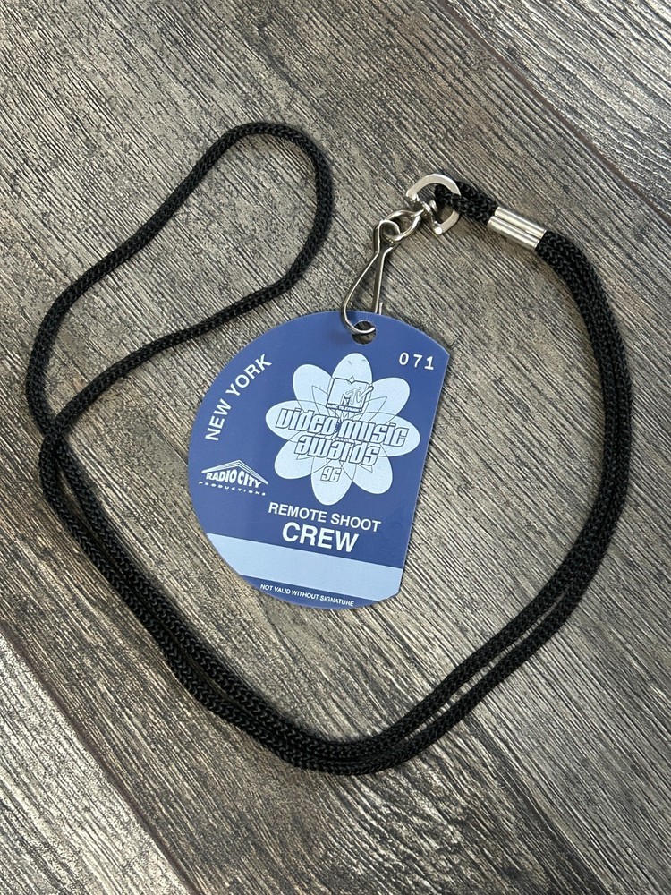 KISS LAMINATE PASS Reunion Tour GENE SIMMONS Signed MTV Brooklyn Bridge Concert