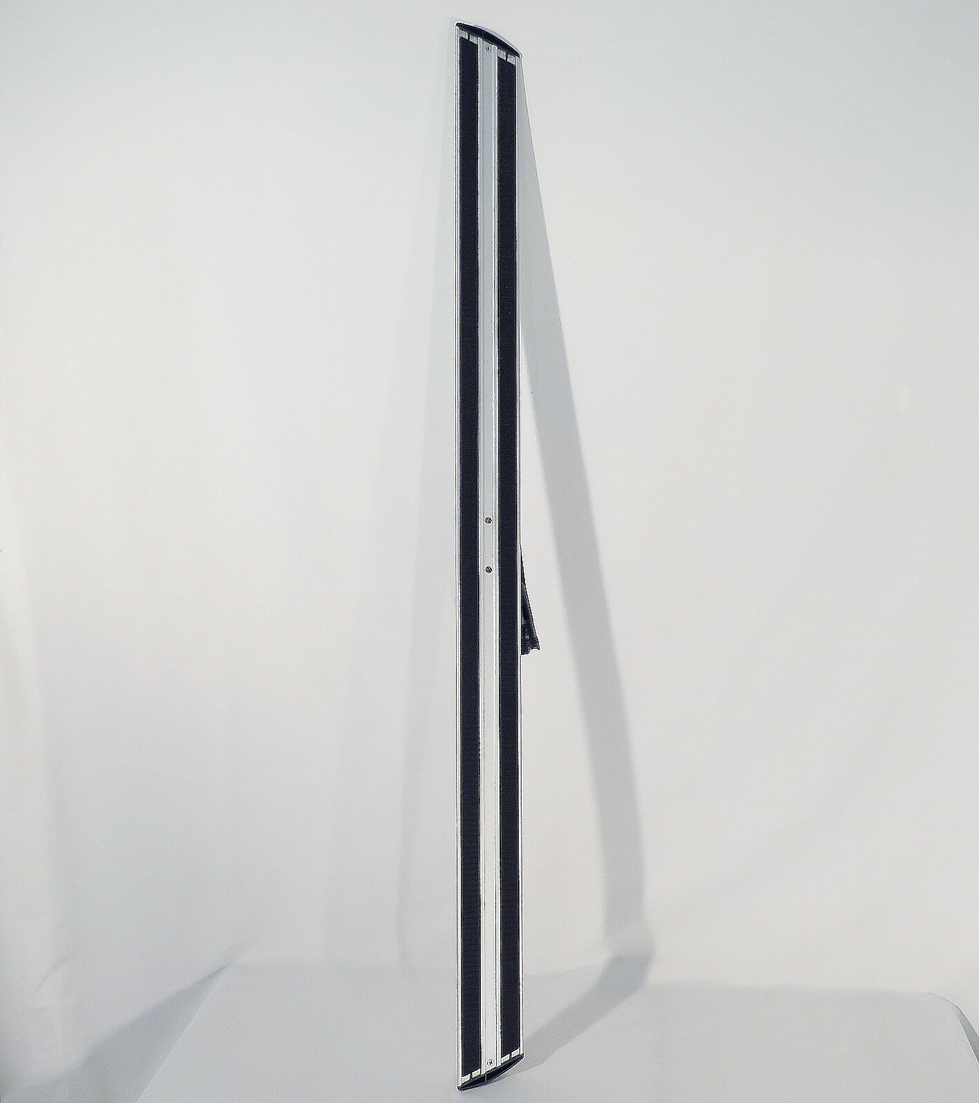 RUBBERMAID Q590 Hygen 48" Quick-Connect Hall Dusting Frame (RCPQ590YEL)