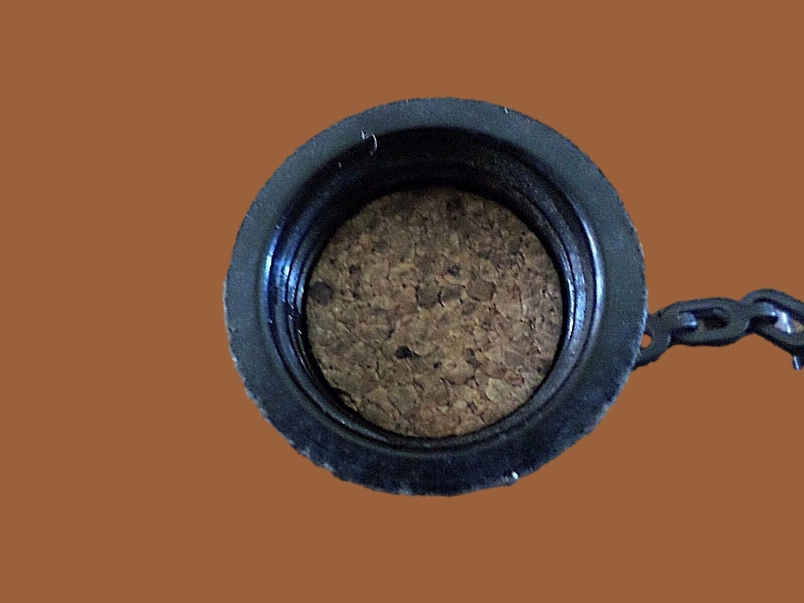 WWII U.S MILITARY CANTEEN BAKELITE CAP SCREW LID WITH CHAIN & CORK ALL ORIGINAL