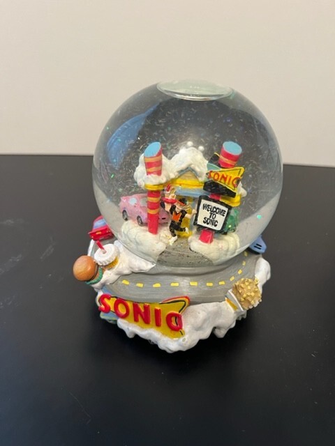 Vintage Sonic snow glode
