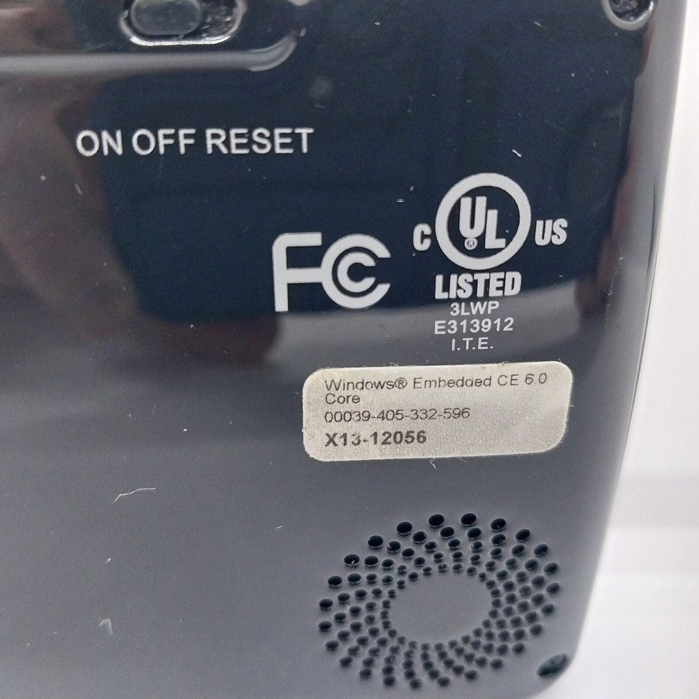 Nextar Q4 Series GPS with Case Bundle