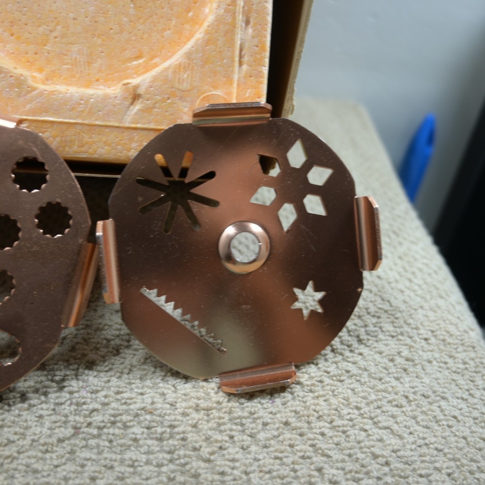 Mirro Dial a cookie cookie press copper colored top and inserts