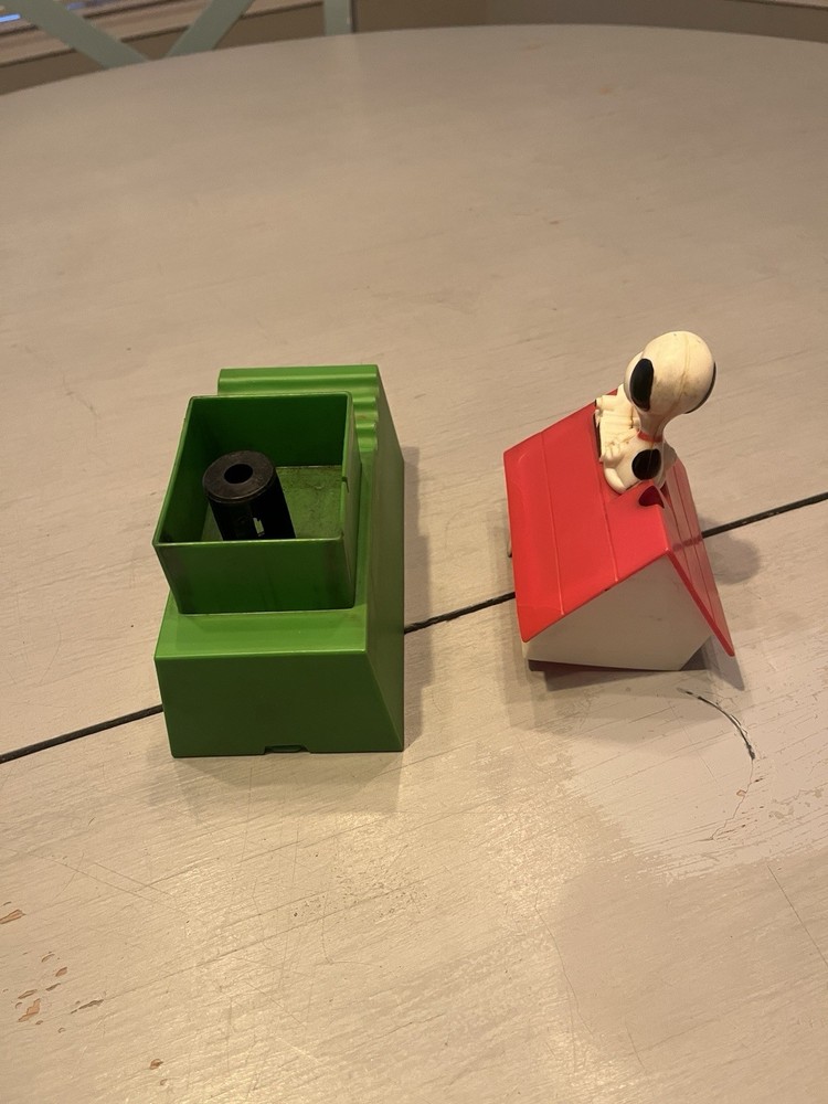 Vintage Snoopy pencil sharpener