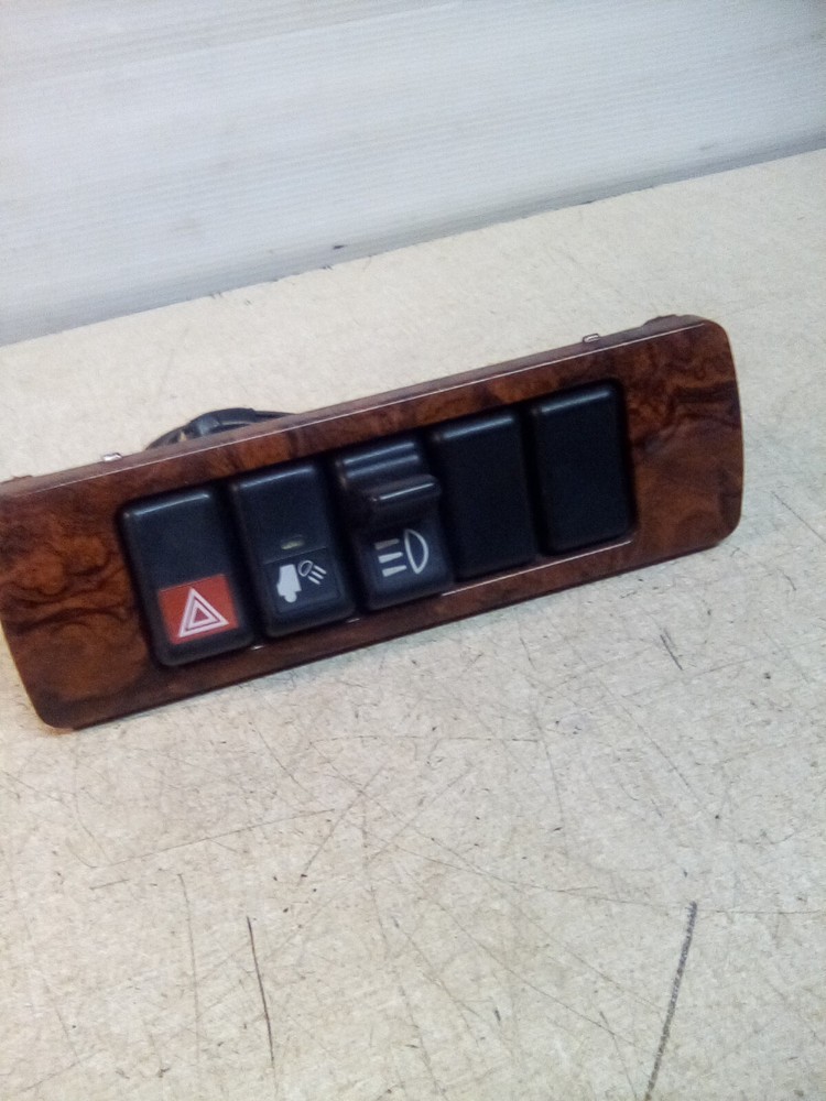 Volvo VNL 1096567 Switch Panel