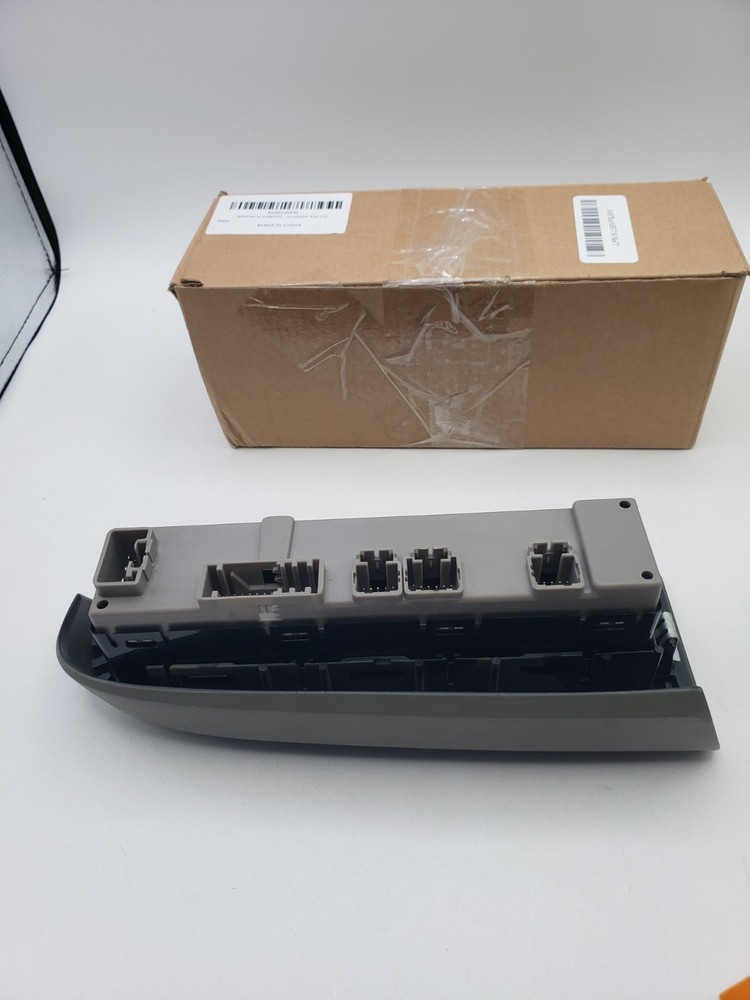 15883320 Front Driver Side Door Lock and Power Window Switch & Gray Bezel Assemb