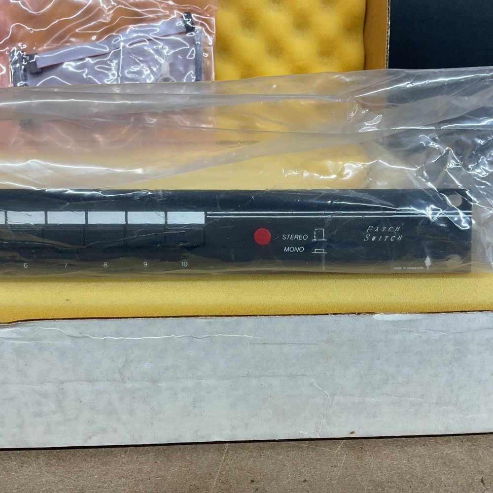 Zercom Corporation 10 Zone Patch Switch Speaker Selection Panel - Factory Sealed