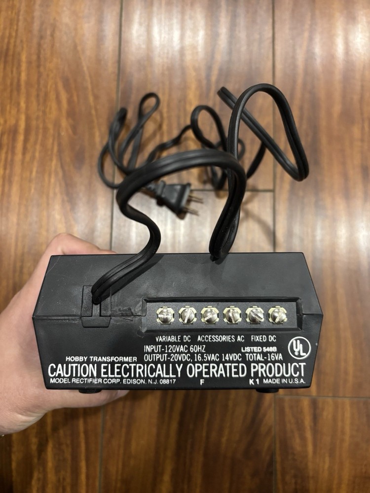 MRC TECH II 2 Loco-Motion 2500 Model Train DC Controller Transformer w/ Box