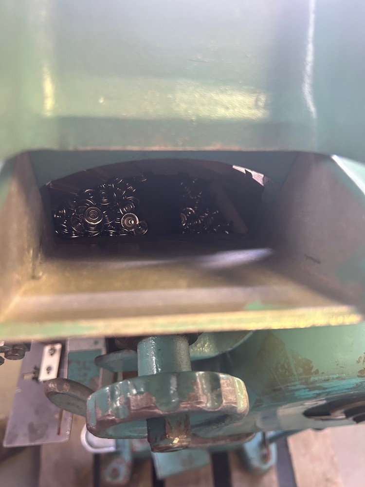 Scovill Fasteners GE Automatic Textile Snap Button Machine Press