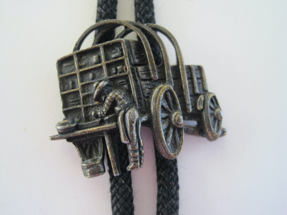 Covered Wagon Bolo Tie
