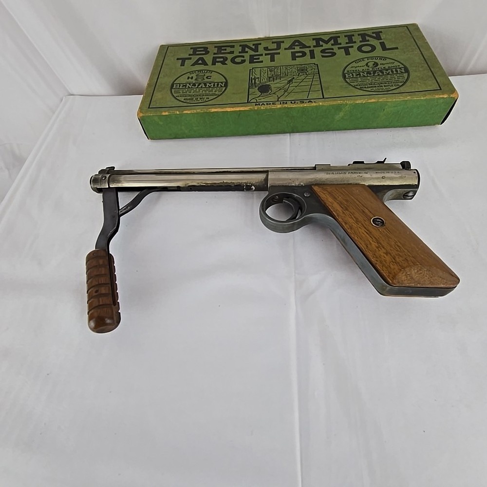 Benjamin Super Single Shot Target Pistol #132 Untested