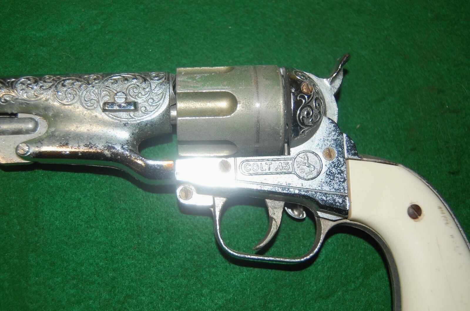VINTAGE 1950s HUBLEY REPLICA COLT 45 TOY CAP GUN USED L1