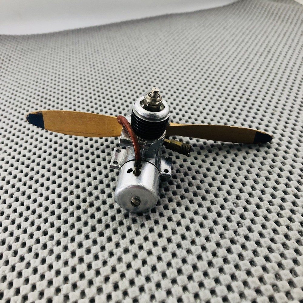 Vintage Royal Spitfire Nitro Engine Control Line W/ Propeller & Nose Assembly