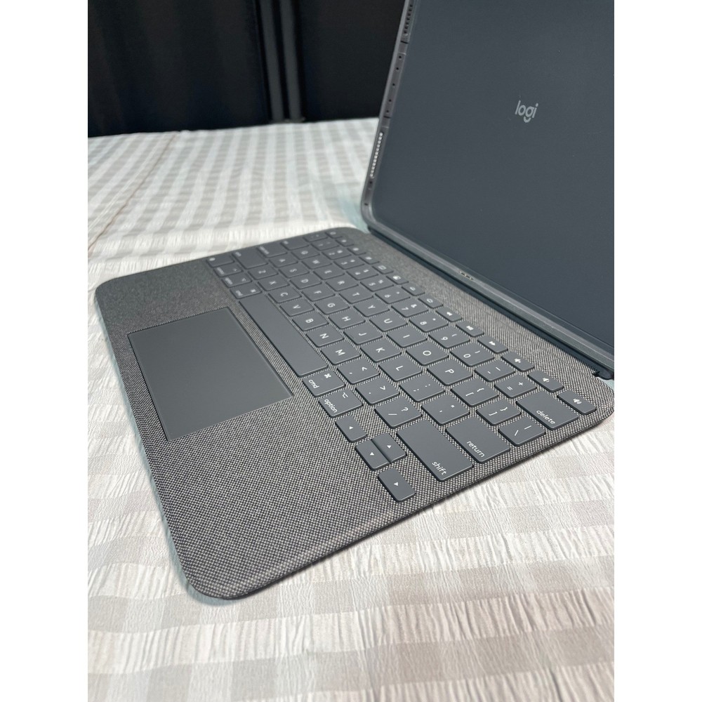 Logitech Combo Touch iPad 10th Gen Keyboard Case Trackpad Backlit Gray A16