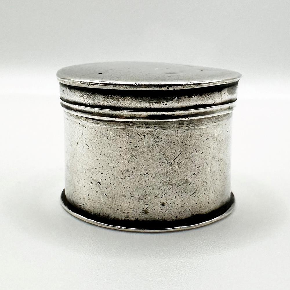 LATE 17TH / EARLY 18TH SOLID SILVER CENTURY COUNTER BOX c1700