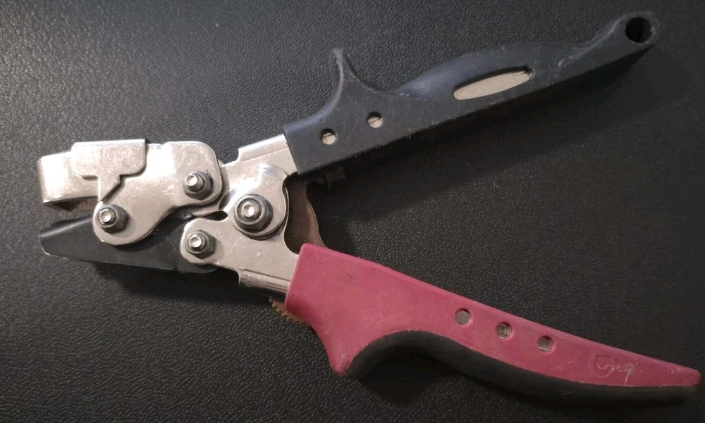 Malco SL2R One-Hand Snap Lock Punch