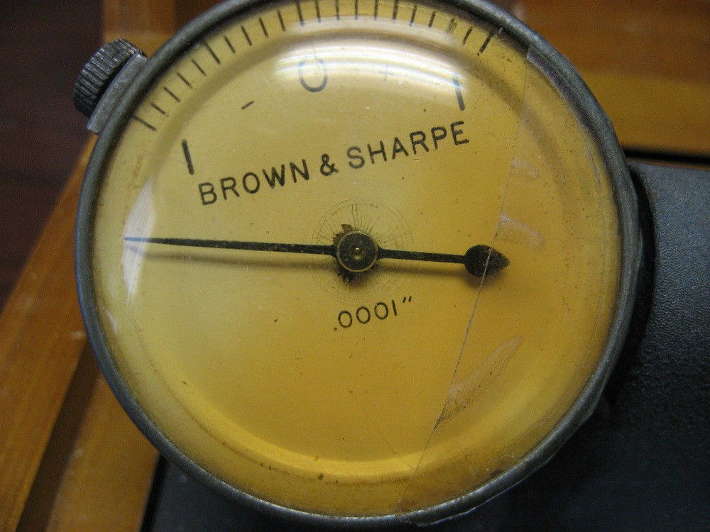 B & S- BENCH MICROMETER/COMPARATOR-MODEL 245(0- 0.5")10