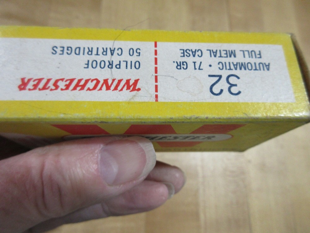 Empty Ammo Box Winchester 32 automatic with insert. (w17) # 111
