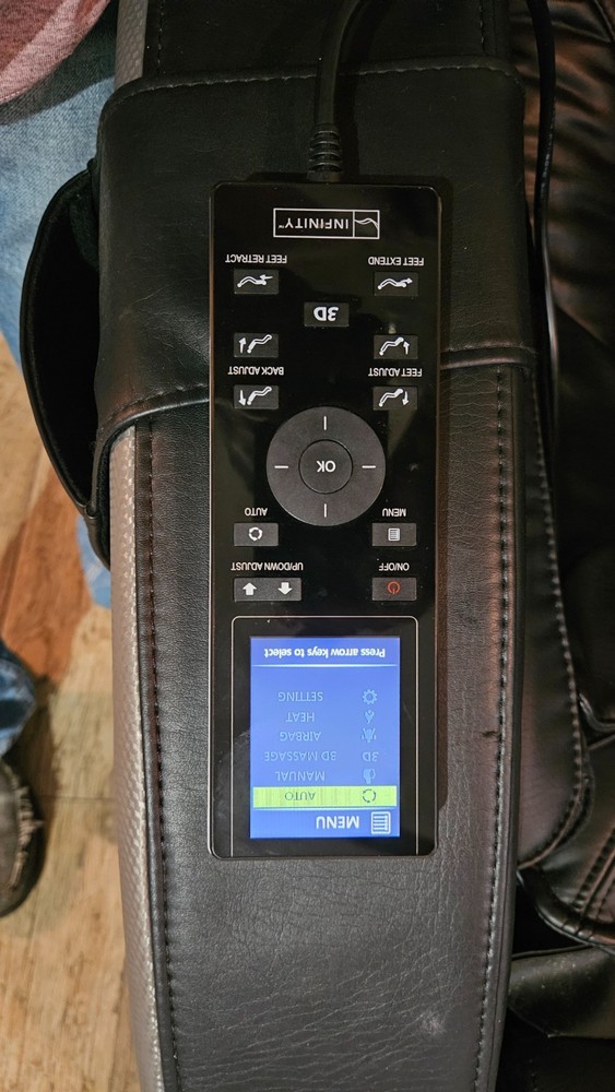 Infinity Genesis massage chair in excellent condition. barely used.