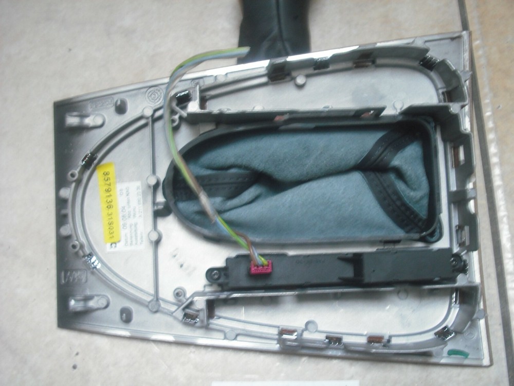 MERCEDES W211 E CLASS 2.7 CDI ELEGANCE AUTOMATIC GEAR CHANGE GAITER & COVER