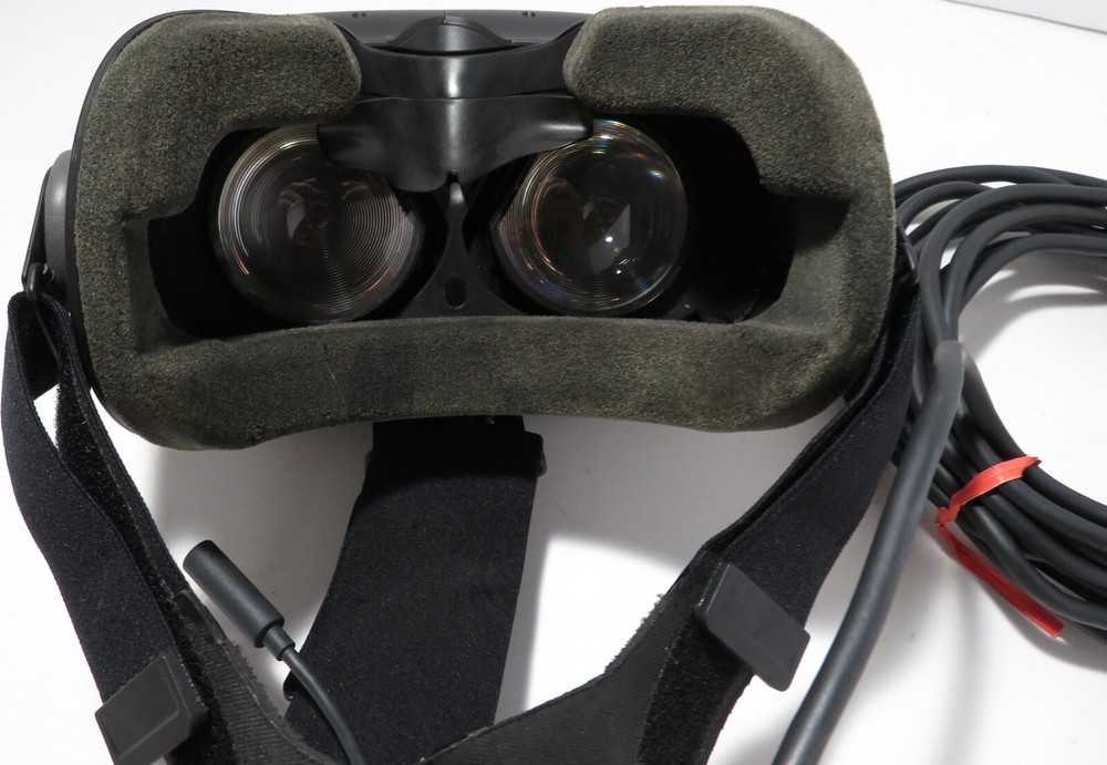 HTC Vive VR Headset Complete Set Full Kit System Virtual Reality - READY TO USE