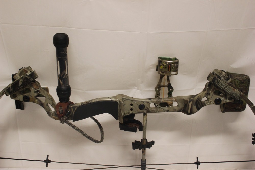 Bowtech Tomkat RH Compound Bow 70 LBS Camo
