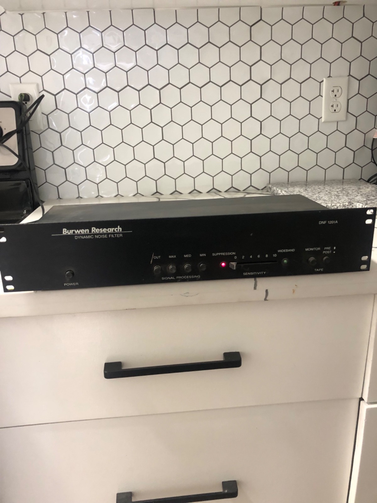 Dynamic noise filter model DNF 1201A Burwen research