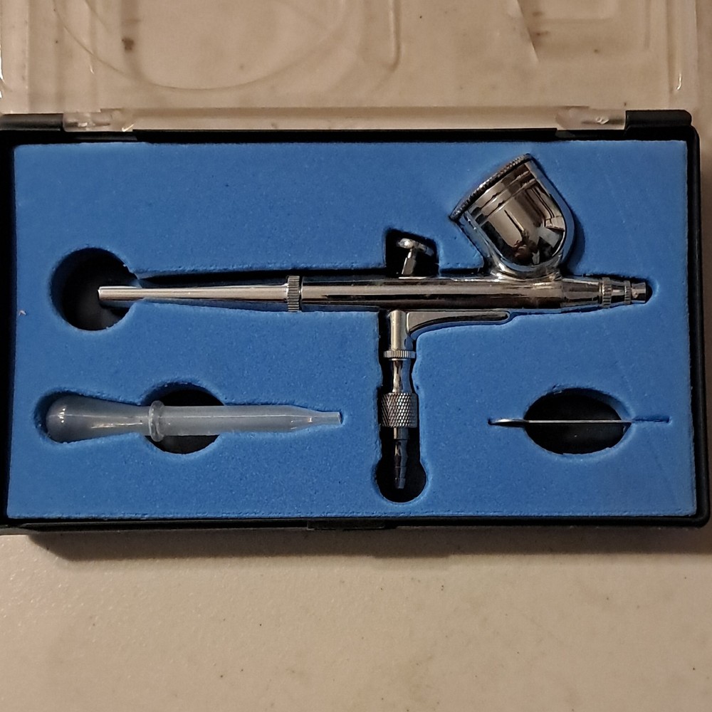 HS-30 Airbrush System 0.2mm-0.3mm Nozzle 7cc Cup with Case & Instructions