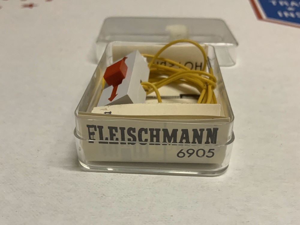 Fleischmann 6905 - Momentary reversing switch - new